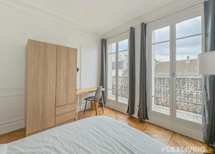 Cozy And Charming In Alesia 14th