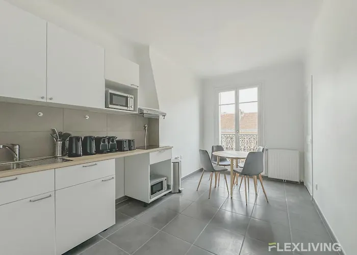 Cozy And Charming In Alesia 14th